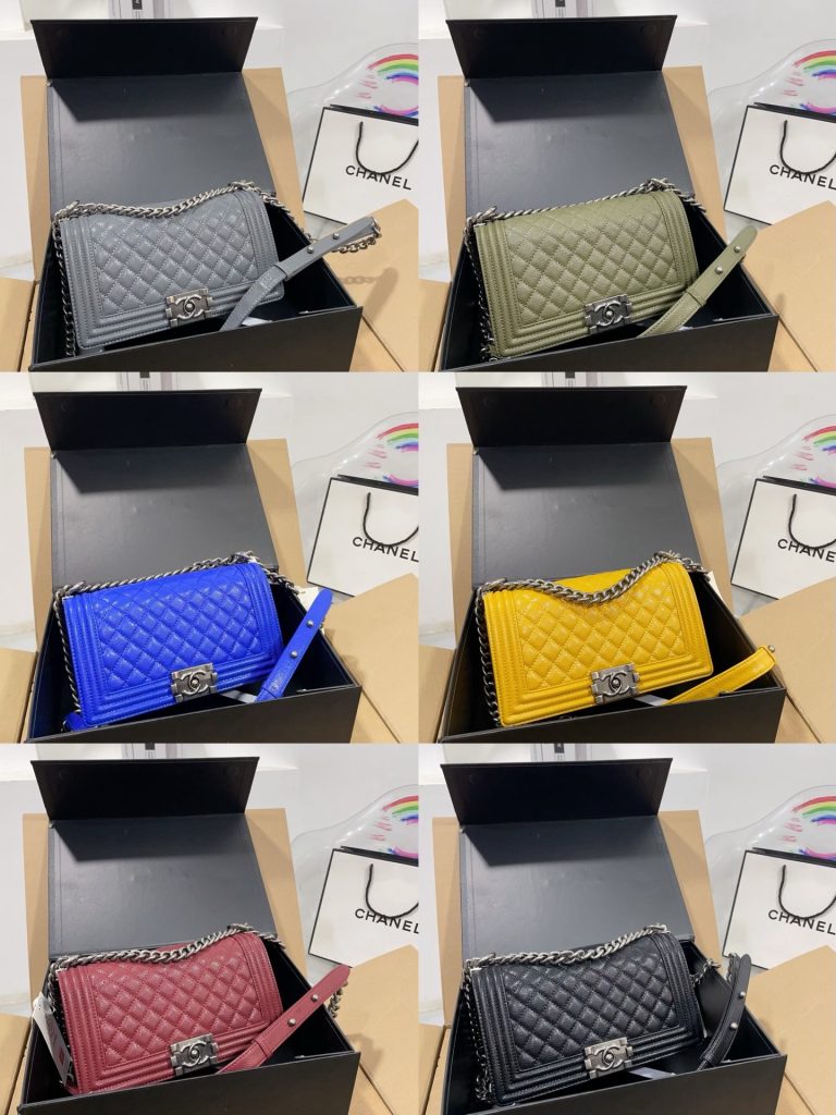 全套飞机折叠礼盒🎁家 leboy鱼子酱辣妈包上新 这个太美啦简直‼亚克力五金，真是美呆啦‼独家首发.肩背斜挎款.原版品质.整体效果超级赞.明星同款独特又新颖.原版五金logo.高品质.尺寸大号25cm-newbee