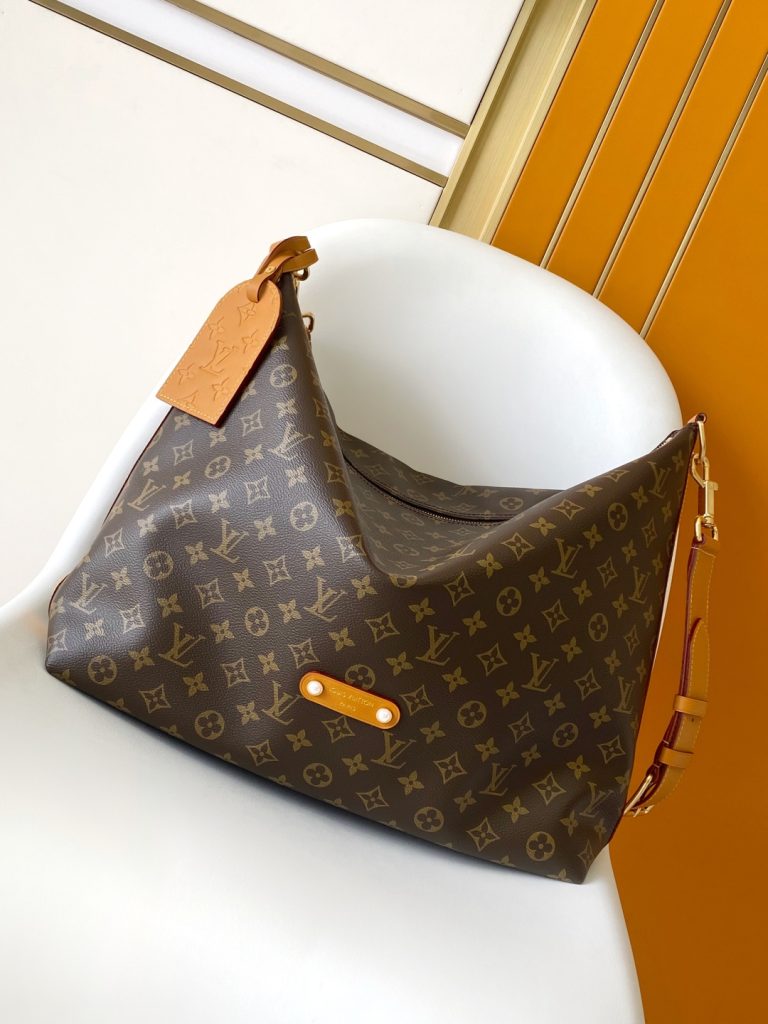 【LV METIS 手袋】M14018 老花（复古） 本款 Monogram 帆布打造的 Métis 以自我态度实践承诺。 Métis 手袋着重线条与轮廓，它既具备了现代手袋所需的多功能性，又继承了路易威登传统的优雅迷人。 两条可脱卸肩带，可以用来手提、手挽或是肩背。尺寸48x36x12cm-newbee