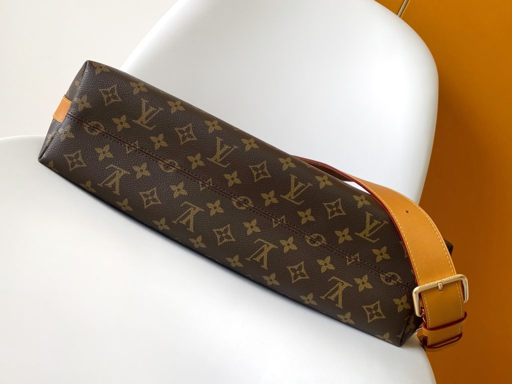 图片[5]-【LV METIS 手袋】M14018 老花（复古） 本款 Monogram 帆布打造的 Métis 以自我态度实践承诺。 Métis 手袋着重线条与轮廓，它既具备了现代手袋所需的多功能性，又继承了路易威登传统的优雅迷人。 两条可脱卸肩带，可以用来手提、手挽或是肩背。尺寸48x36x12cm-newbee