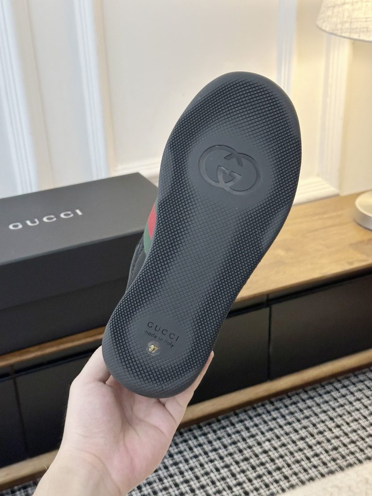 图片[2]-𝐆𝐮𝐜𝐜𝐢 ➢鞋面材质：原版定制尼龙面料磨砂牛皮➢鞋里材质：羊皮➢鞋底材质：原版开模TPU软底➢鞋码选购：女35-39  男39-45-newbee