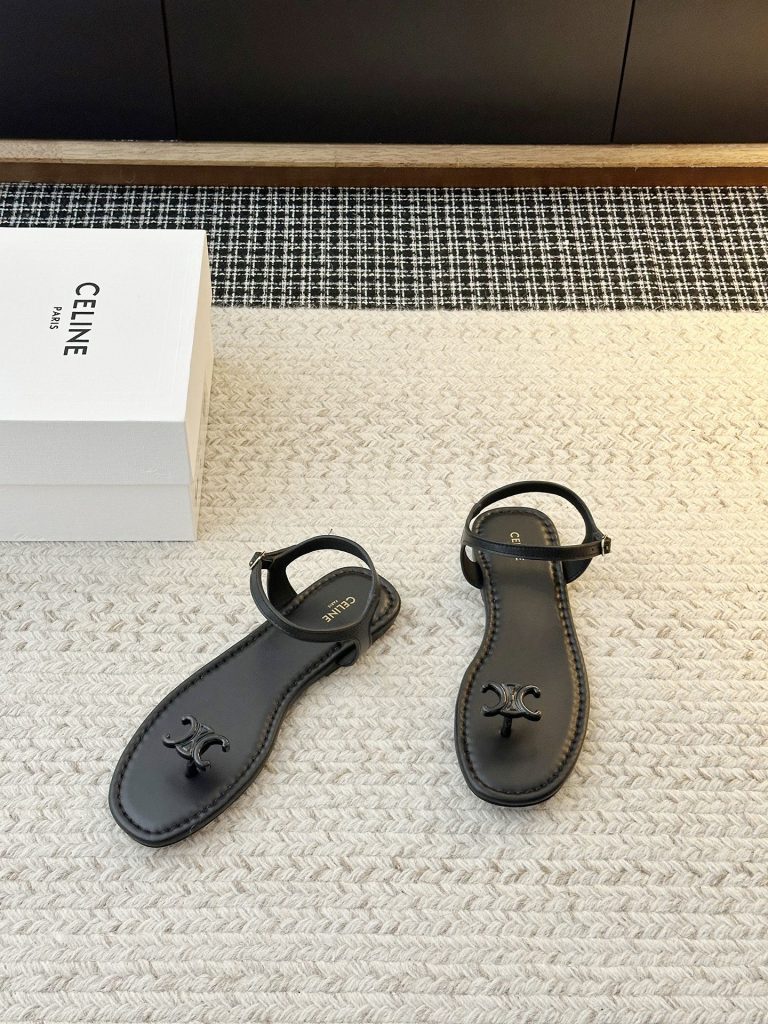 图片[3]-〖𝐂𝐄𝐋𝐈𝐍𝐄〗SS新品思琳复古罗马凉鞋 进出无压力，重工版，拒绝一眼假low货 原版楦型，调试N次、这款上脚绝对Vintage复古风味十足-newbee