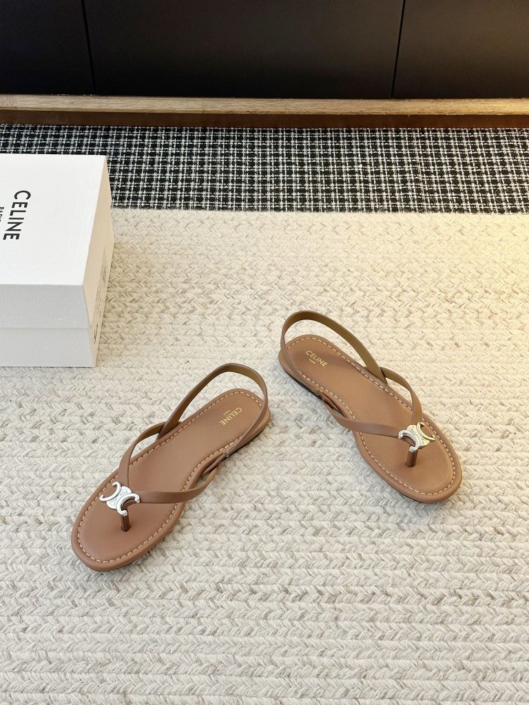 图片[4]-〖𝐂𝐄𝐋𝐈𝐍𝐄〗SS新品思琳复古罗马凉鞋 进出无压力，重工版，拒绝一眼假low货 原版楦型，调试N次、这款上脚绝对Vintage复古风味十足-newbee
