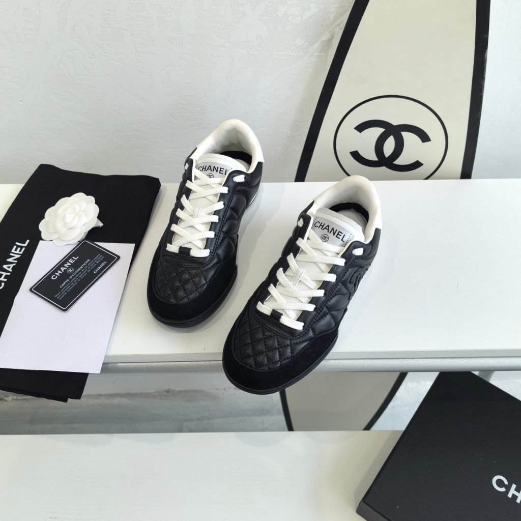图片[3]-Chanel 小香 爆款德训鞋 黑白 运动鞋 休闲板鞋 原版开发面料: 原版定制羊皮+羊京内里: 原版进口透气绒布+羊皮里大底: 原版开模橡胶+TPU组合Size: 女款35-40 配包转-newbee