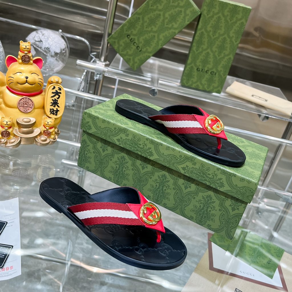 图片[5]-Gucci古奇󾓩󾓩平底女拖鞋，市场顶级版本，官网同步💯上脚超美，鞋面采用进口小牛皮🐑进口羊皮内里，古奇原版精心制作、超级好看！上脚非常轻松舒服。👑原版精心制作满足你的一切需求👑‼️鞋码35-46-newbee