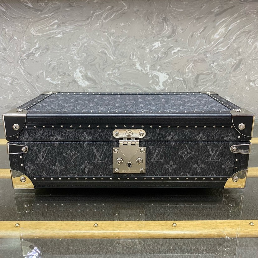 COFFRET 8 MONTRES 表盒这款8只装腕表盒以经典典帆布制成。它可便利地从保险箱存放至手提箱中，并配有一个可拆卸托盘用于藏匿其他贵重物品。【8只手表盒硬箱】size:34x13x18cm-newbee