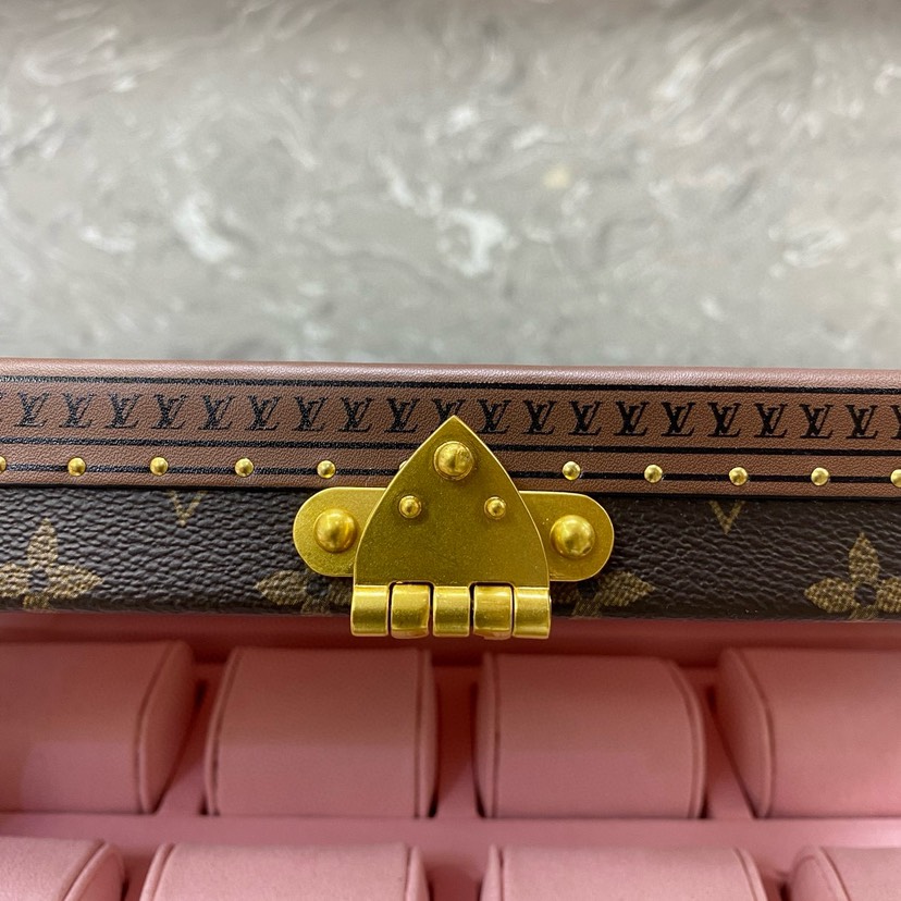 图片[4]-COFFRET 8 MONTRES 表盒这款8只装腕表盒以经典的帆布制成。它可便利地从保险箱存放至手提箱中，并配有一个可拆卸托盘用于藏匿其他贵重物品。【8只手表盒硬箱】size:34x13x18cm-newbee