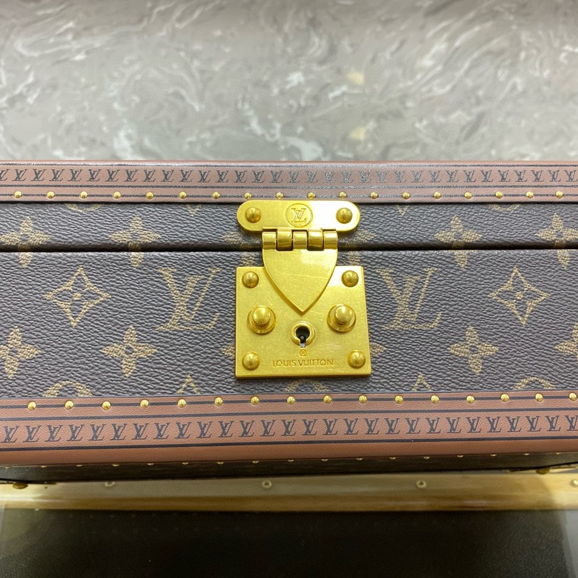 图片[6]-COFFRET 8 MONTRES 表盒这款8只装腕表盒以经典的帆布制成。它可便利地从保险箱存放至手提箱中，并配有一个可拆卸托盘用于藏匿其他贵重物品。【8只手表盒硬箱】size:34x13x18cm-newbee