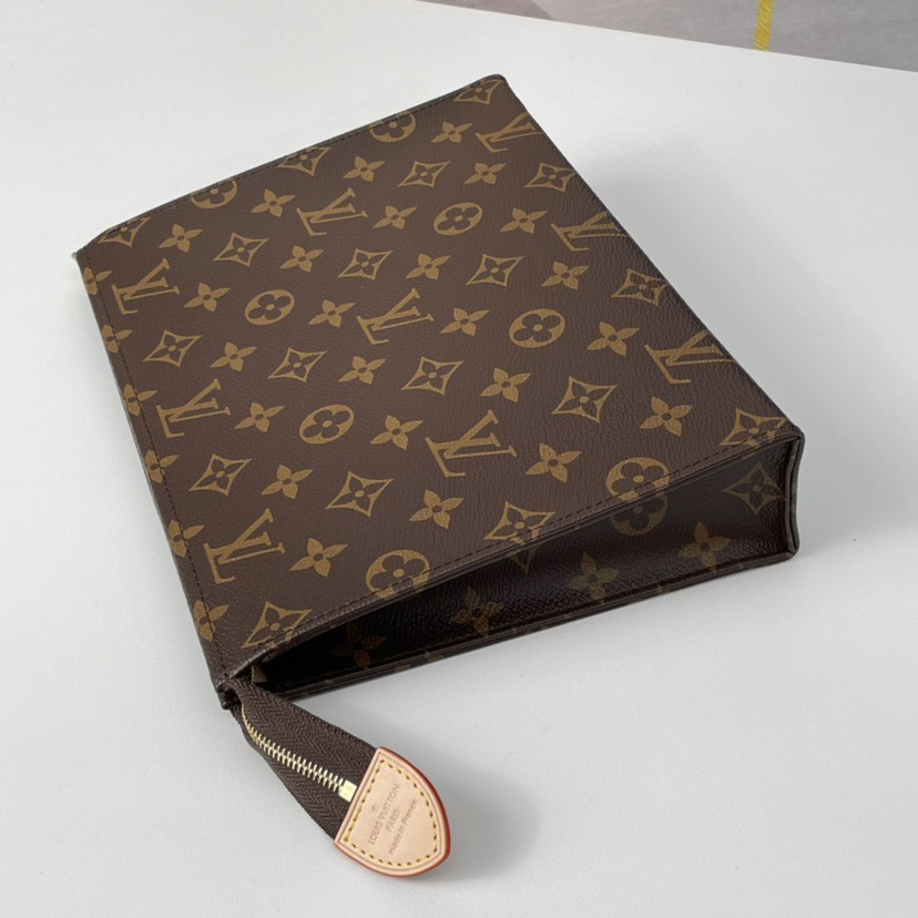 图片[6]-Louis Vuitton 26号盥洗袋。Monogram帆布化妆盒，内部空间宽敞，方便取放物品，可将它轻而易举地放进手袋中。原厂进口皮料，真金电镀24K五金，进口YKK金铜拉链同步，细节完美随意出入海关。尺寸：26×20×5cm-newbee